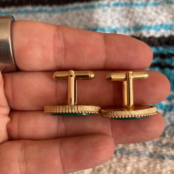 Swank gold and green stone cuff links - Picture 2 of 5